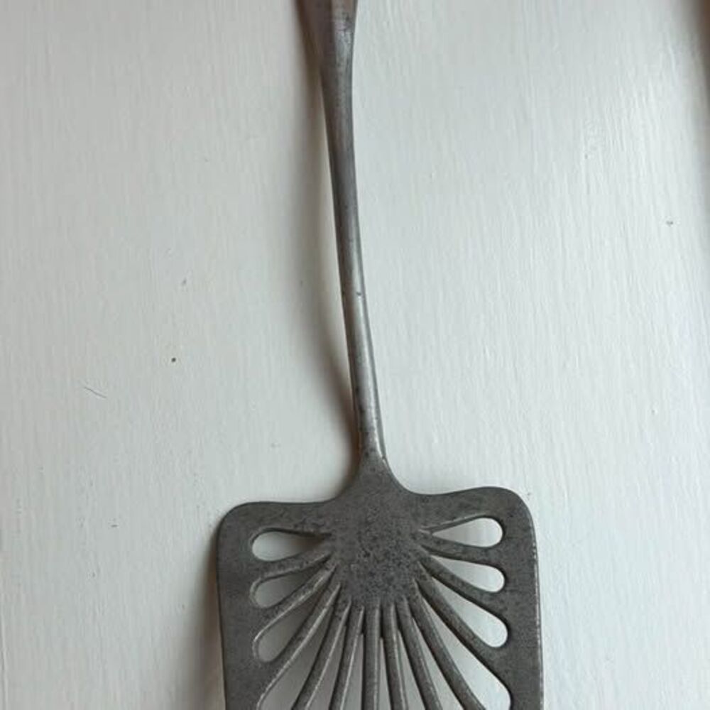 Vintage Swiss Made Cast Aluminum Slotted Spatula Turner Fan Sunburst MCM DEP